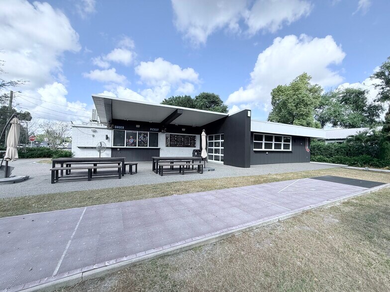 4815 N Nebraska Ave, Tampa, FL à louer - Photo de l’immeuble – Image 2 sur 17