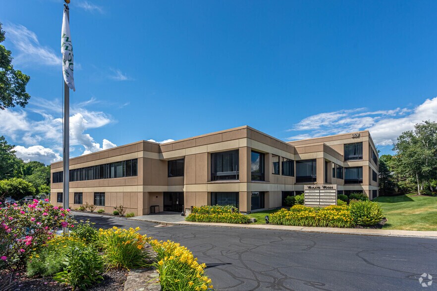 321 Commonwealth Rd, Wayland, MA à louer - Photo de l’immeuble – Image 2 sur 4