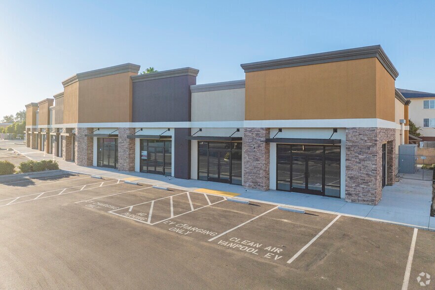 165 Commerce Ave, Manteca, CA à louer - Photo de l’immeuble – Image 3 sur 15