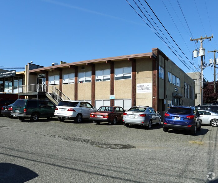 4257 24th Ave W, Seattle, WA à louer - Photo de l’immeuble – Image 1 sur 10