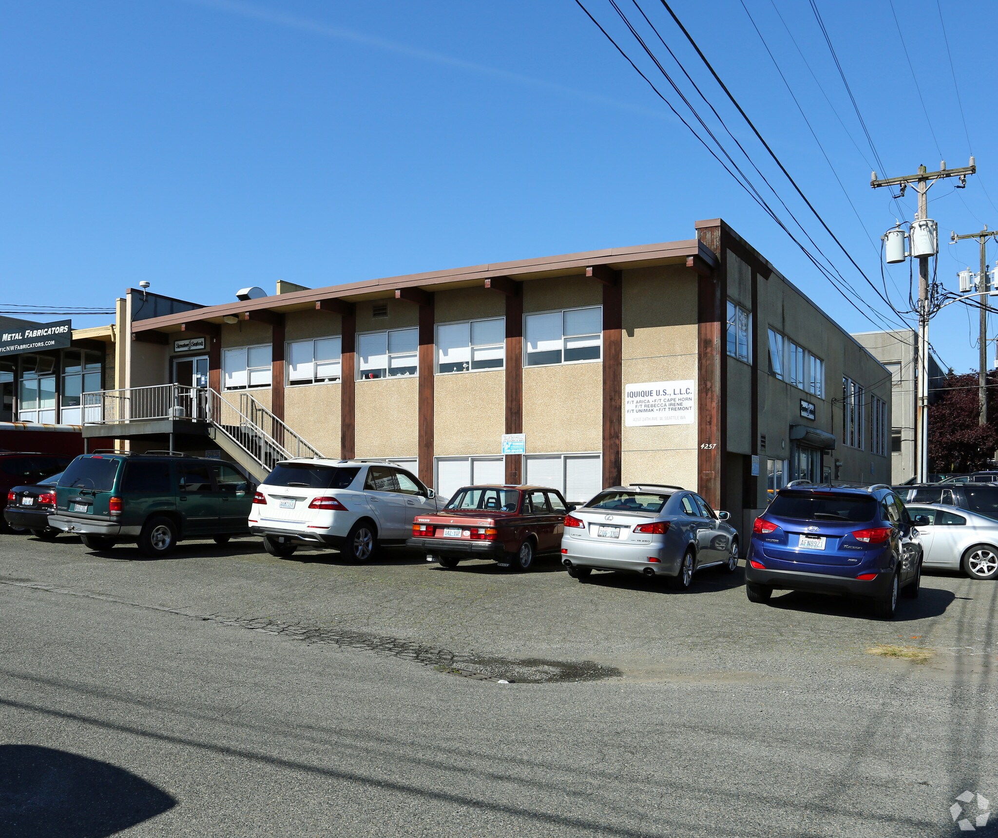4257 24th Ave W, Seattle, WA à louer Photo de l’immeuble– Image 1 sur 11