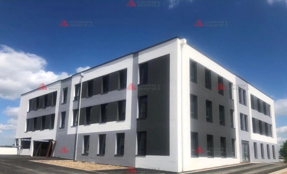 Bureau dans Fontaine-lès-Dijon à louer - Photo de l’immeuble – Image 2 sur 4