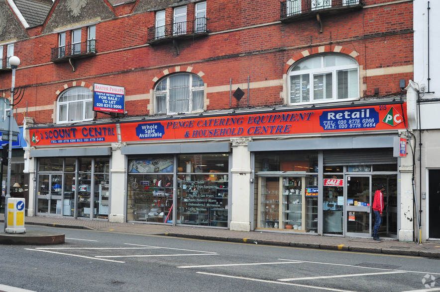 211-215 High St, Londres à louer - Photo de l’immeuble – Image 3 sur 4