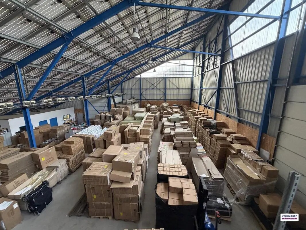 Local d’activités dans La Trinité-Surzur à louer Photo de l’immeuble– Image 1 sur 3