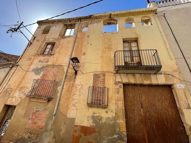 Immeuble residentiel dans Constantí, Tarragona à vendre Photo de l’immeuble– Image 1 sur 4