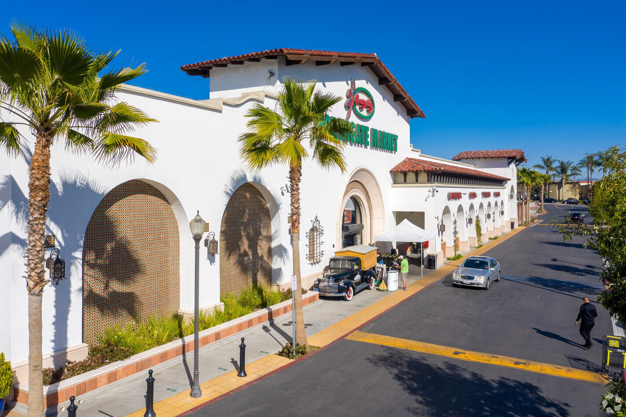 1231-1465 W Whittier Blvd, La Habra, CA à louer Photo principale– Image 1 sur 6