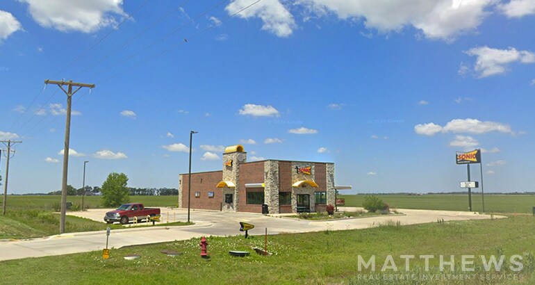 917 N Broadway Ave, Sterling, KS à vendre - Photo de l’immeuble – Image 2 sur 3