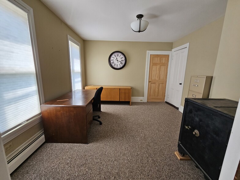 5 Gansevoort St, Bath, NY à louer - Photo de l’immeuble – Image 3 sur 9