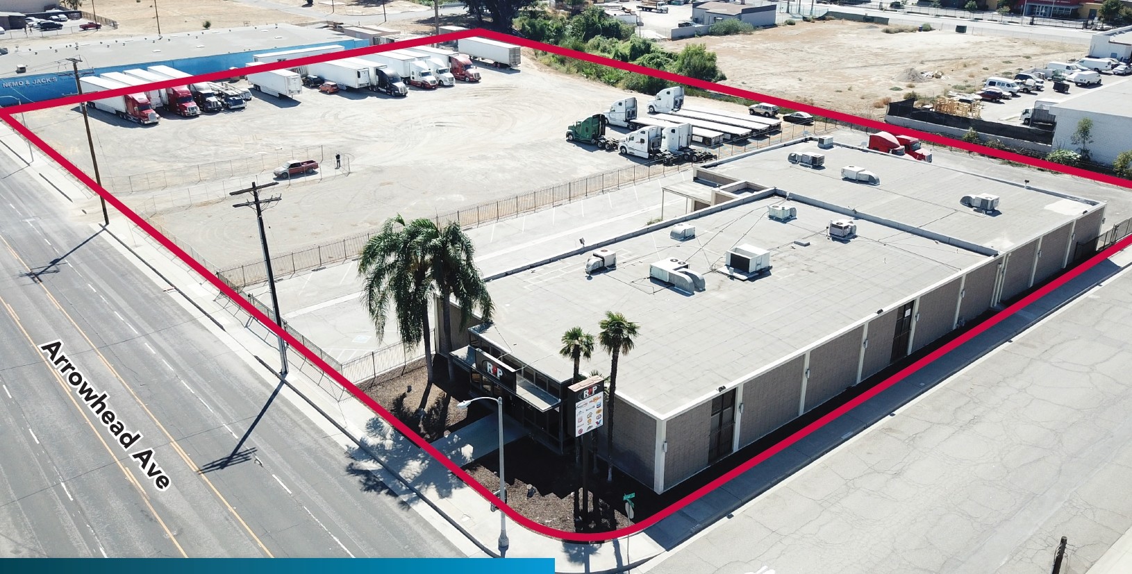 216 S Arrowhead Ave, San Bernardino, CA à louer Photo principale– Image 1 sur 8