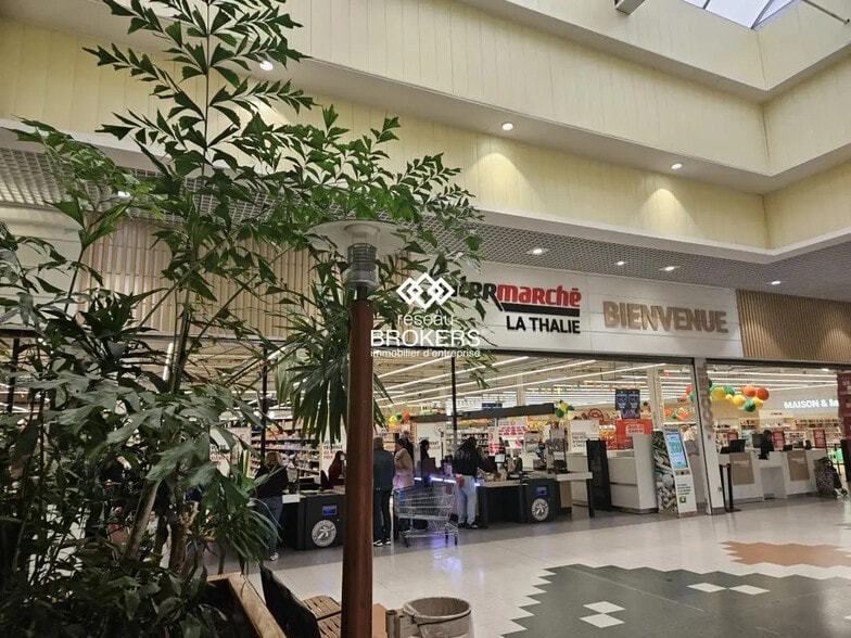 Local commercial dans Chalon-sur-Saône à louer - Photo de l’immeuble – Image 1 sur 7