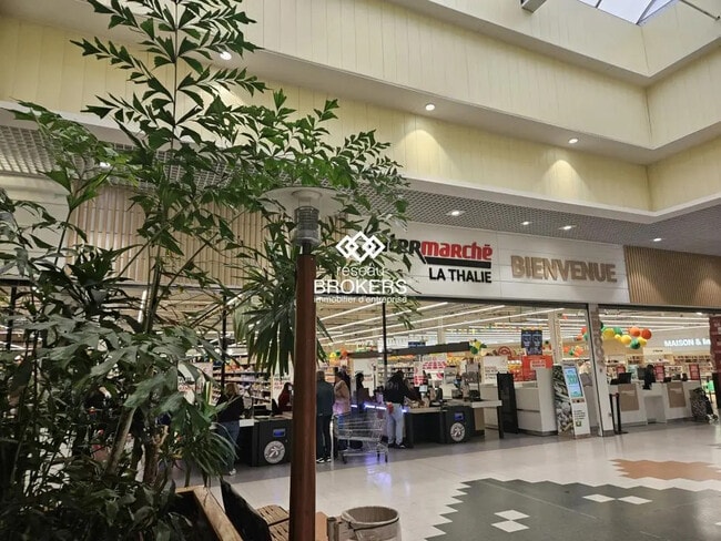 Plus de détails pour Local commercial à louer