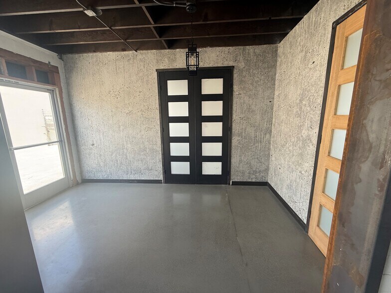 8110 Commercial St, La Mesa, CA à louer - Hall d’entrée – Image 3 sur 8