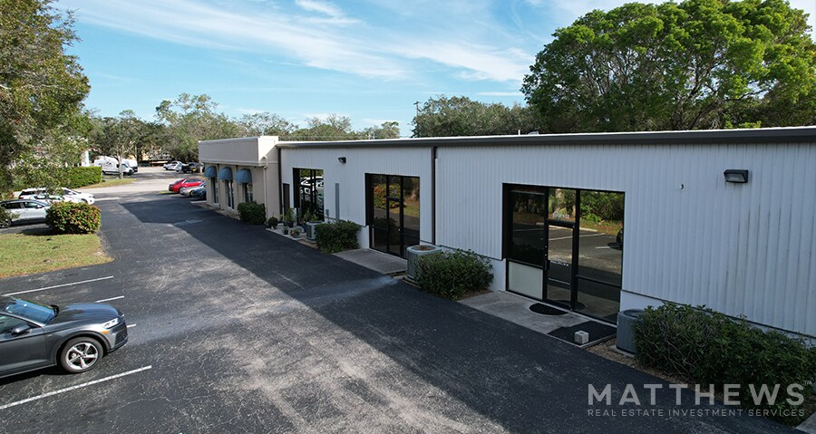 3884 Progress Ave, Naples, FL à louer - Photo de l’immeuble – Image 3 sur 4