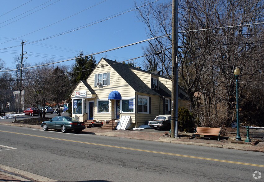 108 Church St NE, Vienna, VA à vendre - Photo de l’immeuble – Image 1 sur 28