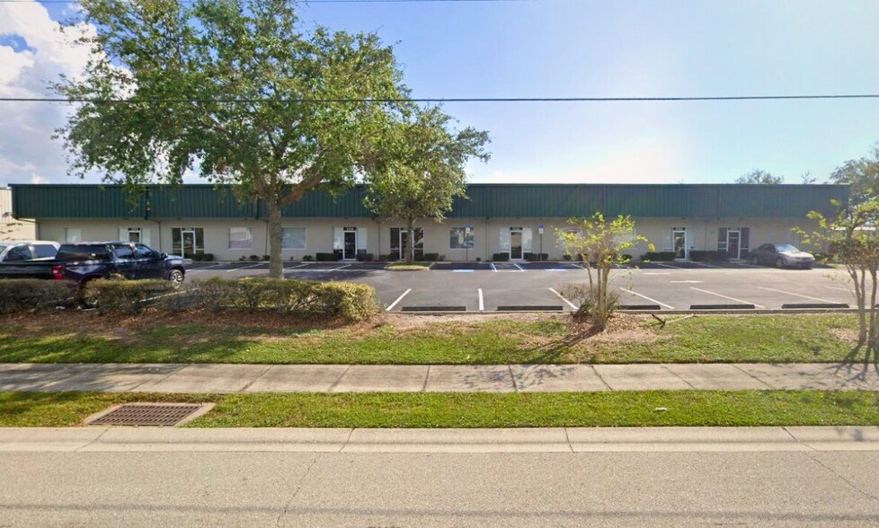 2240-2264 72nd Ave E, Sarasota, FL à louer - Photo de l’immeuble – Image 1 sur 3