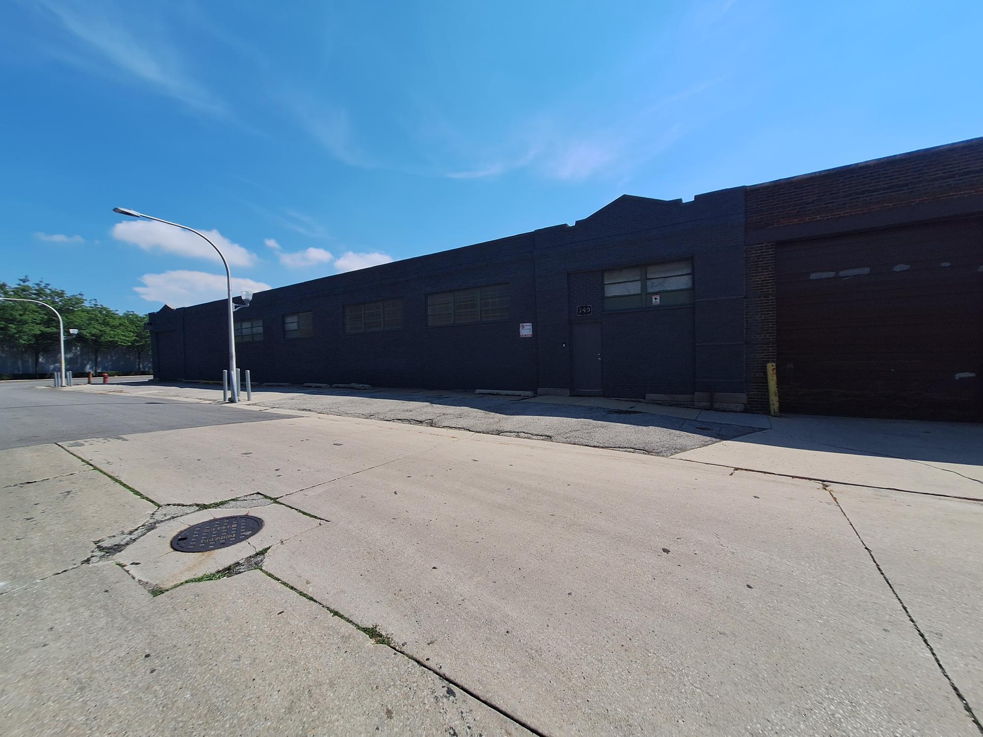 740 N Albany Ave, Chicago, IL à louer Photo de l’immeuble– Image 1 sur 7