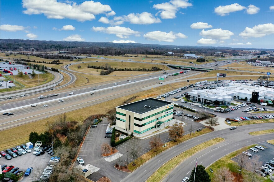 10201 Parkside Dr, Knoxville, TN à louer - Photo de l’immeuble – Image 2 sur 3