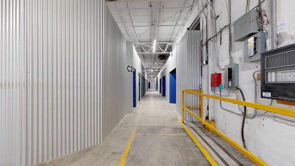 724 Caledonia Rd, Toronto, ON à louer - Numérisation 3D Matterport – Image 3 sur 38