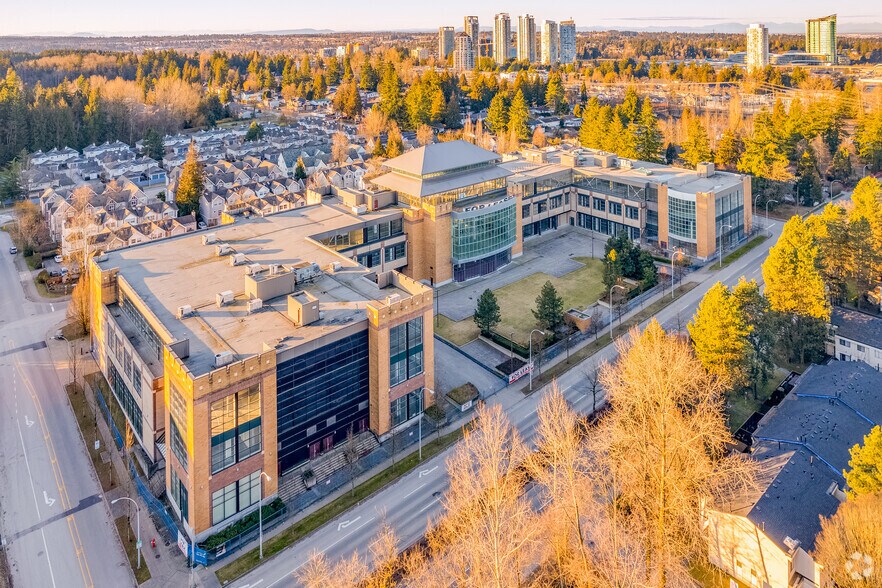 14178 104th Ave, Surrey, BC à vendre - Aérien – Image 2 sur 5