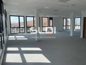 Bureau dans Lyon à louer Photo de l’immeuble– Image 1 sur 6