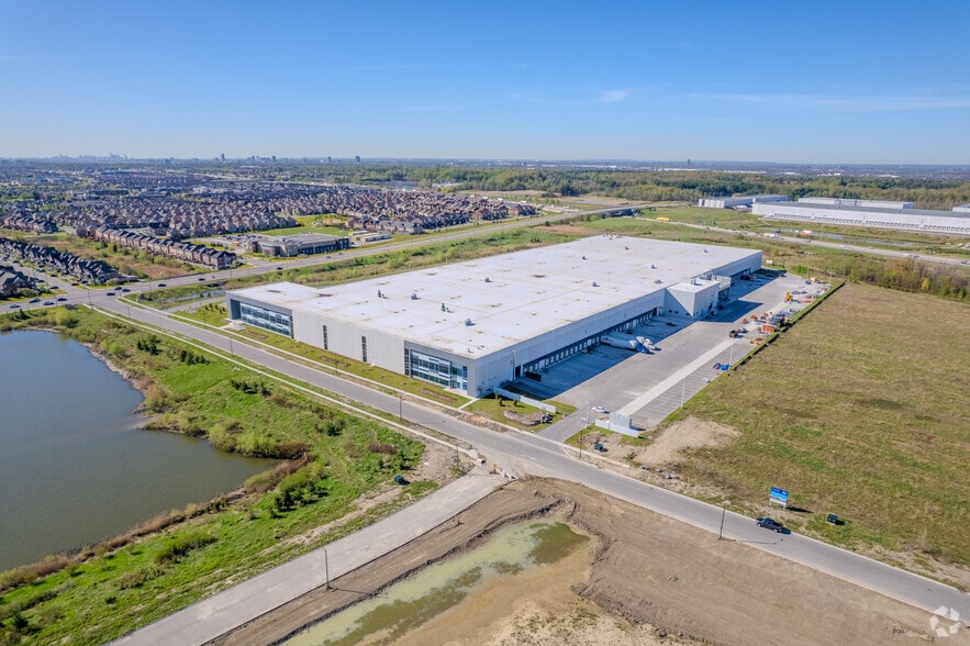 100 Ace Dr, Brampton, ON à louer - Aérien – Image 2 sur 5