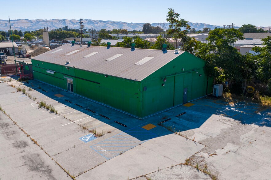1761 Smith Ave, San Jose, CA à vendre - Photo de l’immeuble – Image 3 sur 6