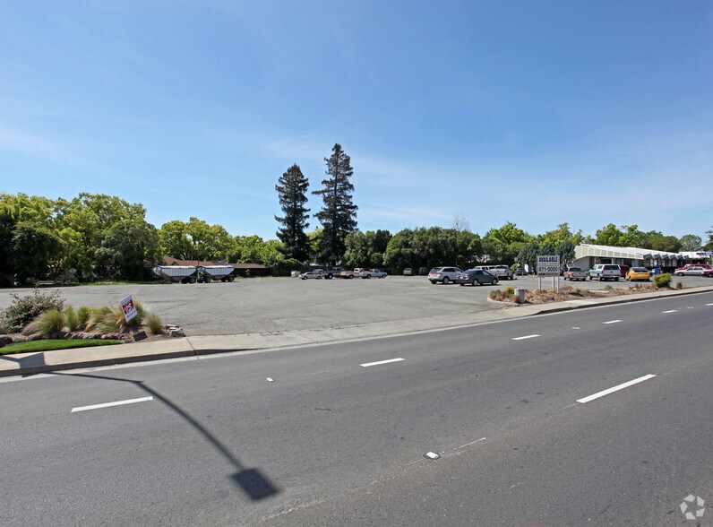 590 Colusa Ave, Yuba City, CA à louer - Photo de l’immeuble – Image 2 sur 6