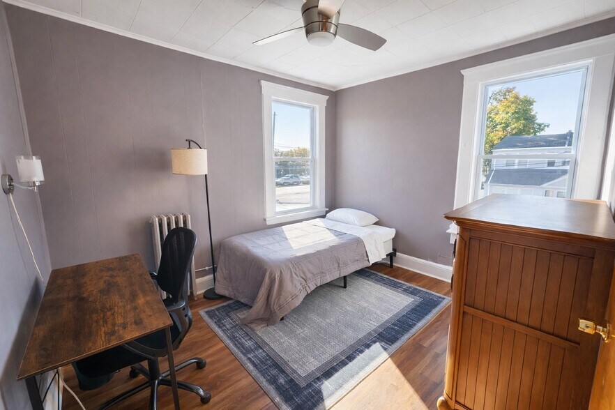 105 Parkview Ave, Elmwood Park, NJ à vendre - Photo de l’immeuble – Image 3 sur 10