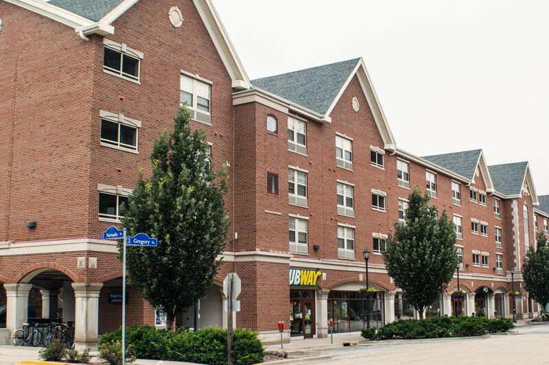 701 S Gregory St, Urbana, IL à louer - Photo de l’immeuble – Image 3 sur 3