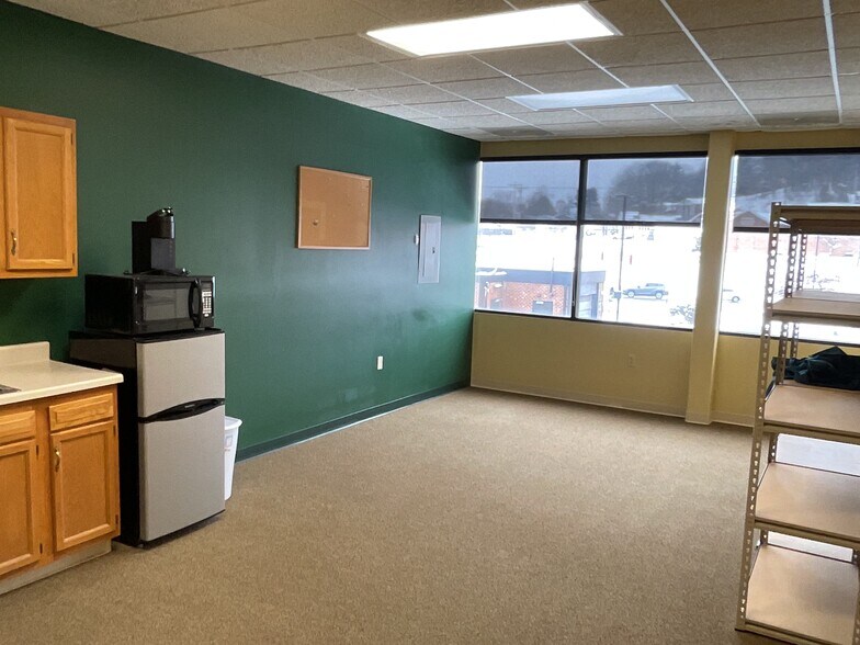 2340 Warren Rd, Indiana, PA à louer - Photo intérieure – Image 3 sur 12