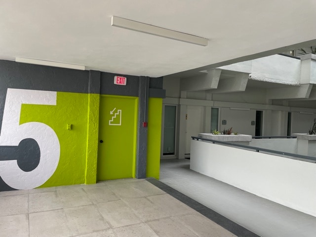 250 Catalonia Ave, Coral Gables, FL à louer Photo intérieure– Image 1 sur 4