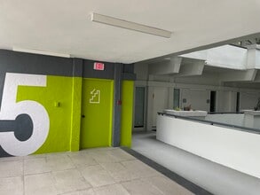 250 Catalonia Ave, Coral Gables, FL à louer Photo intérieure– Image 1 sur 4