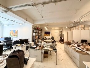 315-321 W 39th St, New York, NY à louer Photo intérieure– Image 2 sur 3