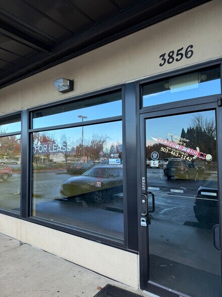 3830-3860 River Rd N, Keizer, OR à louer - Photo de l’immeuble – Image 3 sur 10