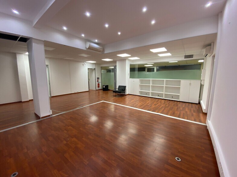 Immeuble residentiel dans Marseille à vendre - Photo intérieure – Image 2 sur 9