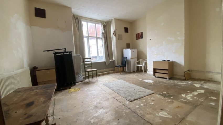 232-232a Kingston Rd, Portsmouth, HAM PO2 7LR - Lot 232 - - Photo intérieure - Image 1 of 1