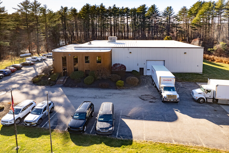 363 Pickering Rd, Rochester, NH à vendre - Photo principale – Image 1 sur 15