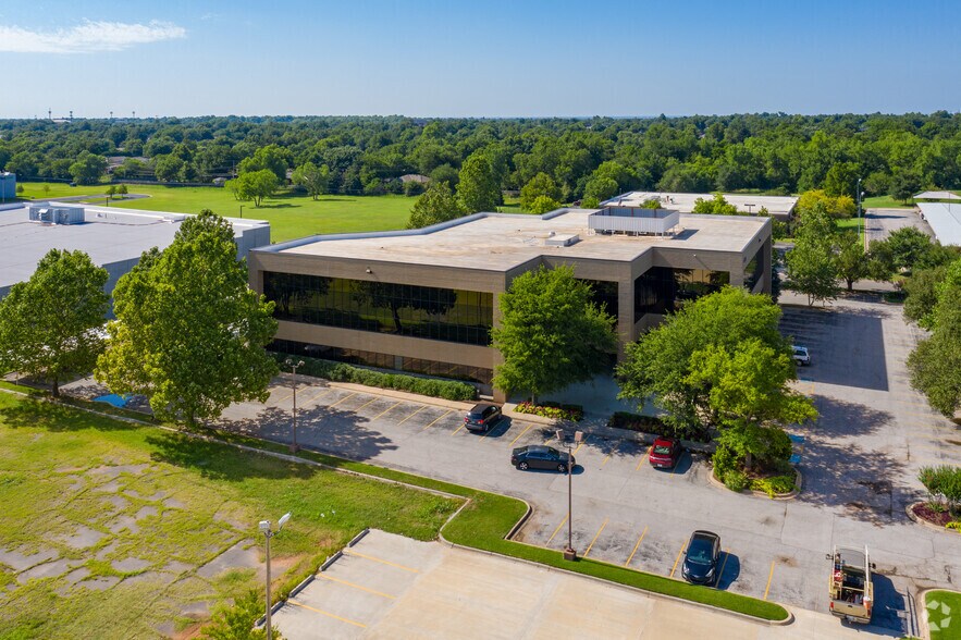 4101 Perimeter Center Dr, Oklahoma City, OK à vendre - Photo de l’immeuble – Image 2 sur 22