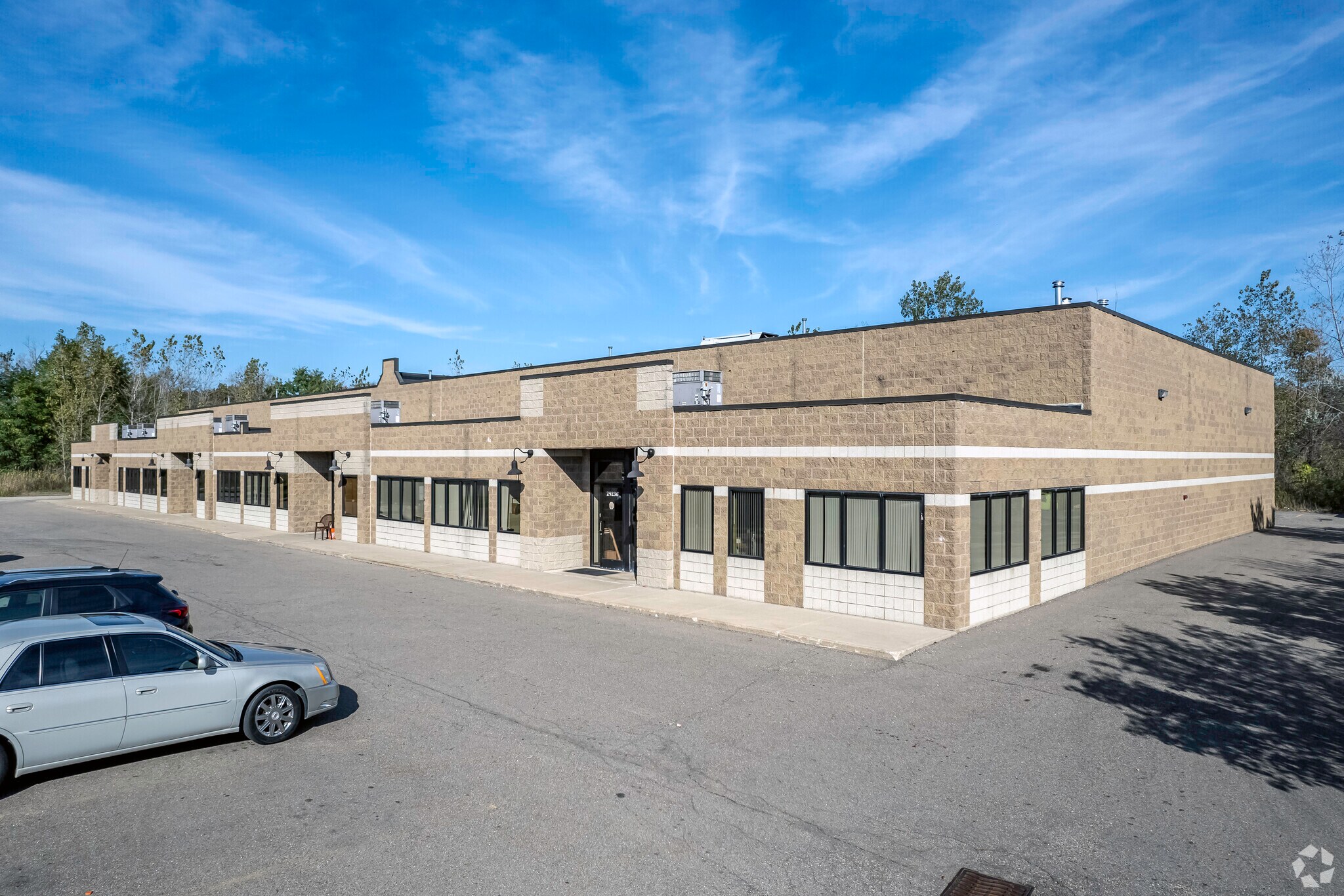 29234-29248 Lyon Oaks Dr, Wixom, MI à louer Photo de l’immeuble– Image 1 sur 9