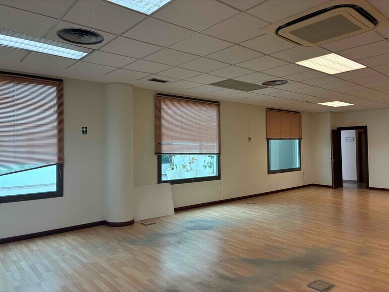 Avenida de España, 17, Alcobendas, Madrid à louer - Photo de l’immeuble – Image 1 sur 2