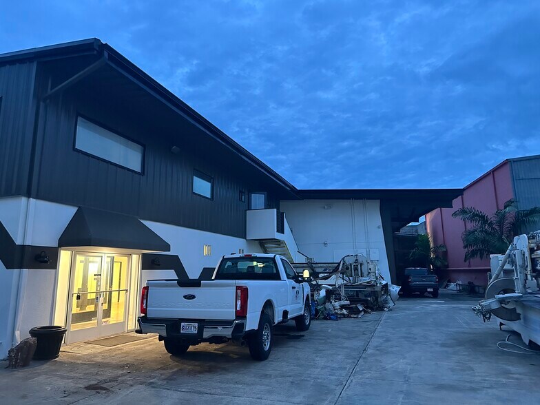 874 Alua St, Wailuku, HI à louer - Photo de l’immeuble – Image 2 sur 18