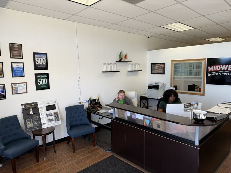 4131-4133 N Perryville Rd, Loves Park, IL à louer - Photo de l’immeuble – Image 3 sur 16