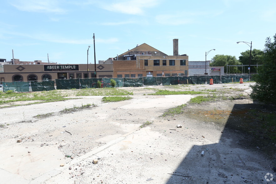 3154 N Elston Ave, Chicago, IL à vendre - Photo de l’immeuble – Image 2 sur 3