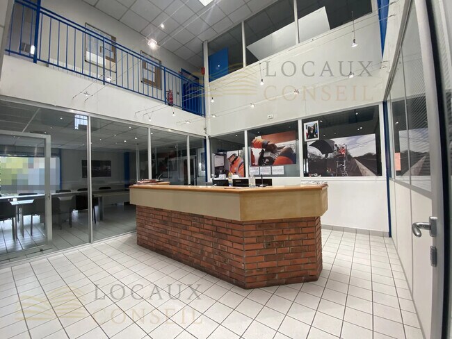 Plus de détails pour Local d'activités à louer