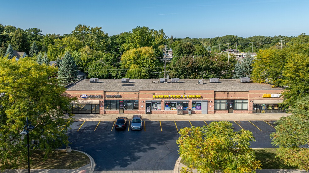 644 Sheridan Rd, Winthrop Harbor, IL à louer - Photo de l’immeuble – Image 2 sur 29