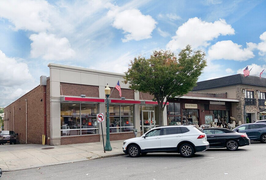 219 Mamaroneck Ave, Mamaroneck, NY à louer - Photo de l’immeuble – Image 2 sur 4