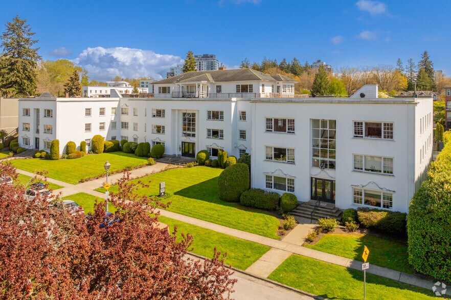 UBC Portfolio portefeuille de 2 biens à vendre sur LoopNet.fr - Photo de l’immeuble – Image 2 sur 2