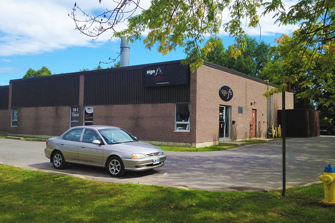 18 Enterprise Ave, Ottawa, ON à louer Photo de l’immeuble– Image 1 sur 4