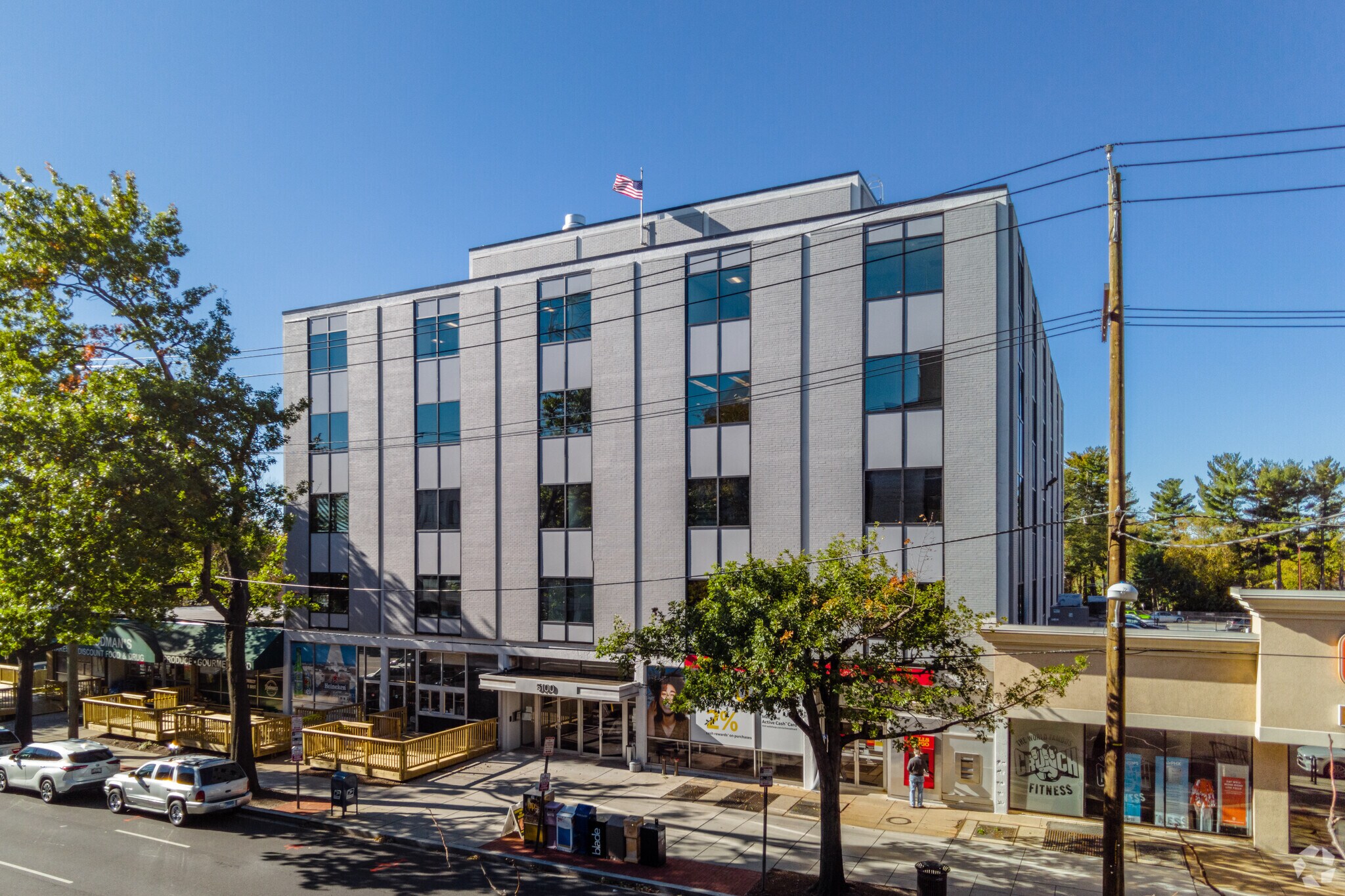 5100 Wisconsin Ave NW, Washington, DC à louer Photo principale– Image 1 sur 8