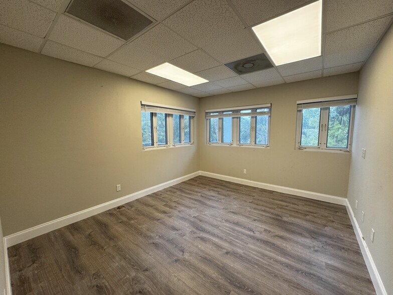 4532 Tamiami Trl E, Naples, FL à louer - Photo de l’immeuble – Image 2 sur 7